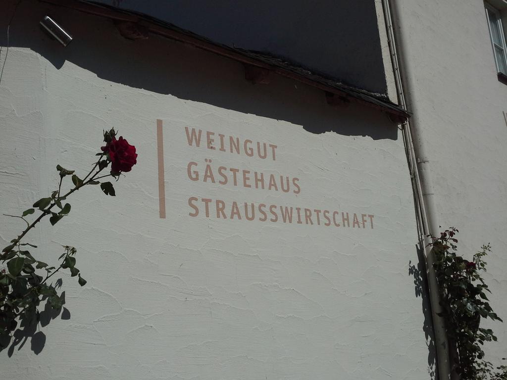 Weinhaus Kurtrierer Hof Hotel Leiwen Exterior photo