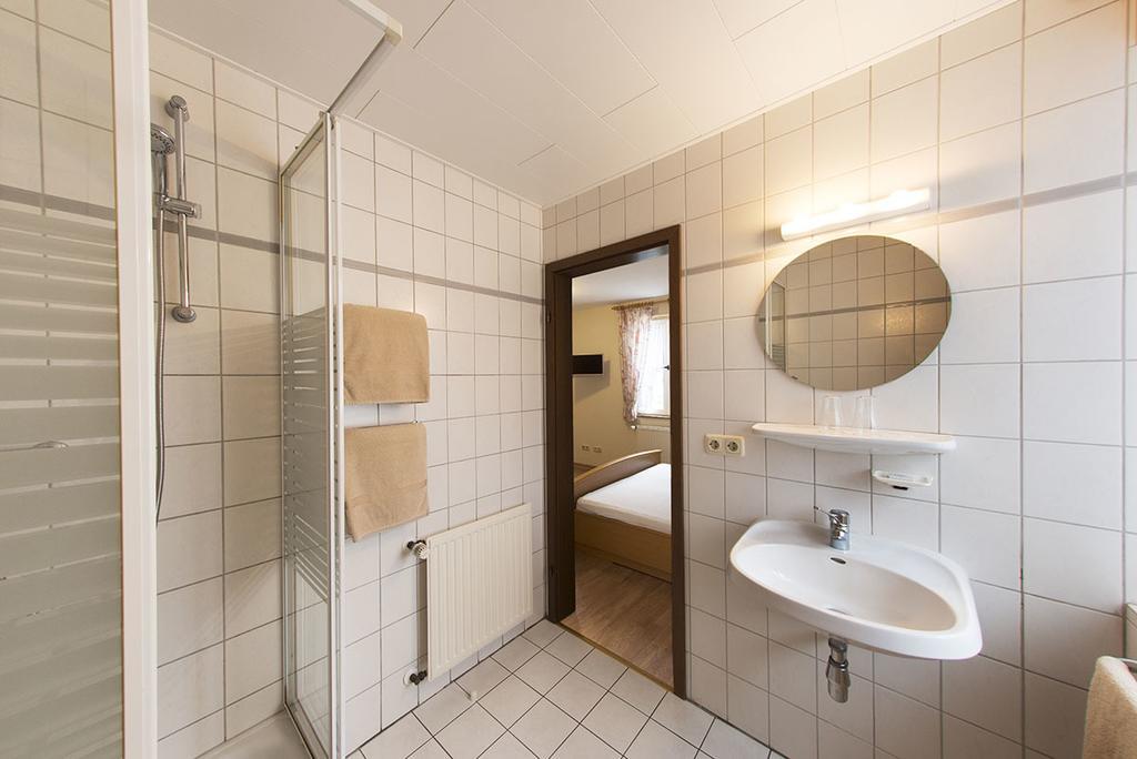 Weinhaus Kurtrierer Hof Hotel Leiwen Room photo