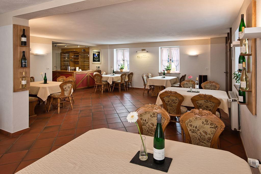 Weinhaus Kurtrierer Hof Hotel Leiwen Room photo