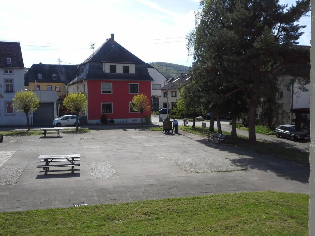 Weinhaus Kurtrierer Hof Hotel Leiwen Exterior photo