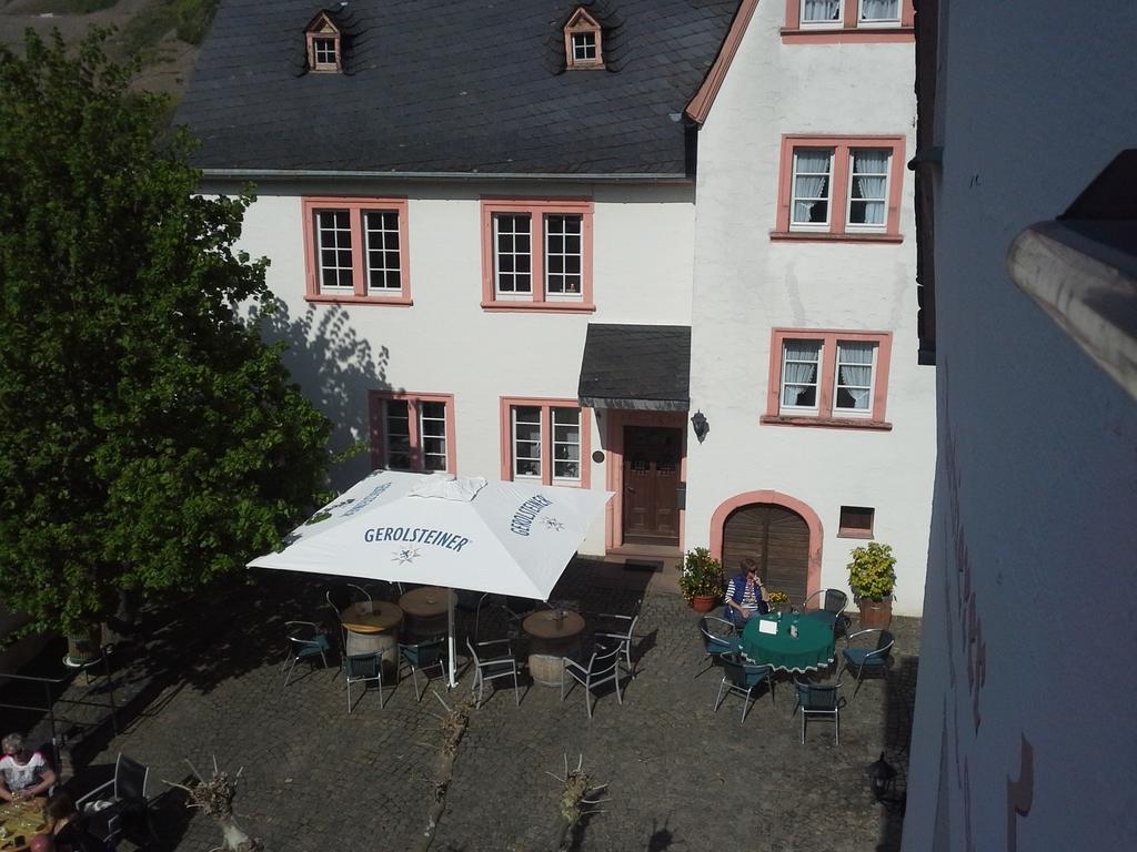 Weinhaus Kurtrierer Hof Hotel Leiwen Exterior photo