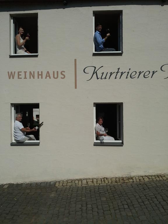 Weinhaus Kurtrierer Hof Hotel Leiwen Exterior photo