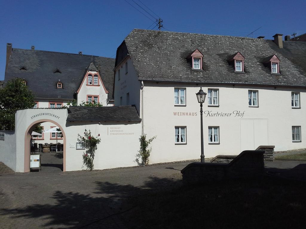 Weinhaus Kurtrierer Hof Hotel Leiwen Exterior photo